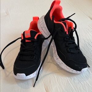 NWT Under Armour Kids Black & Coral Athletic Sneakers with Speckled White Sole